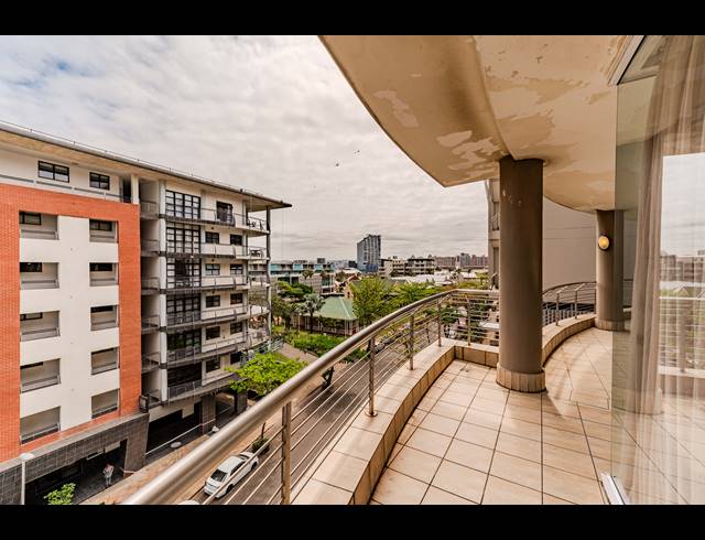 2 BEDROOM APARTMENT FOR SALE IN POINT WATERFRONT